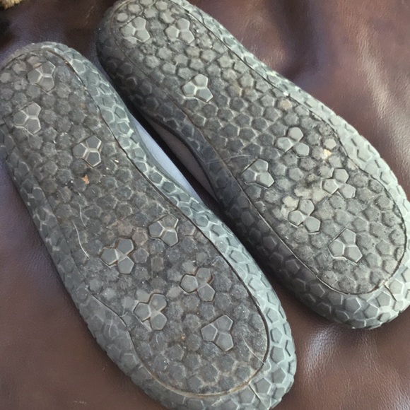 Sand-n-Sun black & gray water shoes, size 7* (9M) - Picture 3 of 7